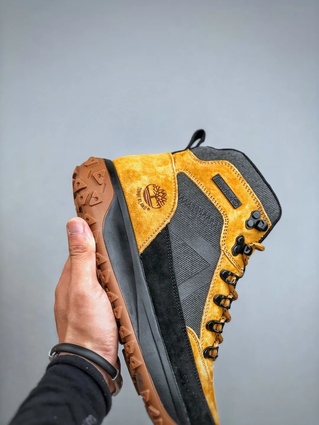 Local self-pickup💰480 supports store delivery. New goods🚀Timberland Timberland/Timberland outdoor high-top casual Martin boots series. Guangdong factory quality. Original box and original packaging. The fabric is made of Italian 🇮🇹 top-grade frosted fine-grained cowhide. It is paired with anti-odor and anti-corrosion genuine leather latex insoles to give you a perfect wearing experience. High-quality and durable. A must-have for sportsmen. Specially designed to treat those who are not handsome. High-quality and first-class foot feel. Size: 39-44